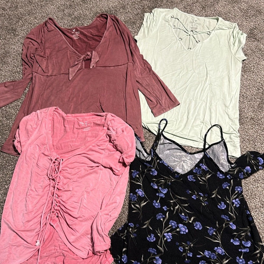 Lot of 4 Medium Am. Eagle Soft & Sexy tops all in good clean condition!